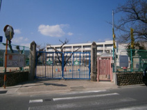 箕面市立箕面小学校