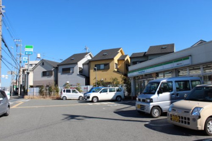 ファミリーマート 箕面半町店の画像1