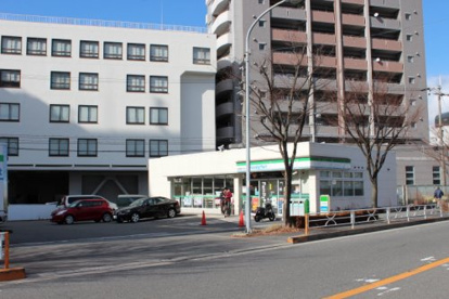 ファミリーマート 箕面繊維団地店の画像1