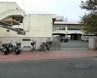 横浜市立本宿中学校の画像1