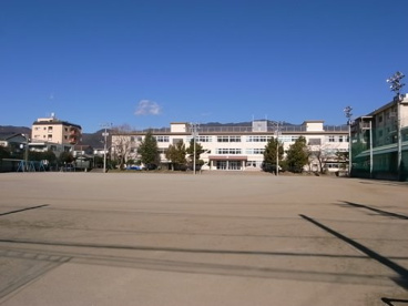 甲府市立新紺屋小学校の画像2