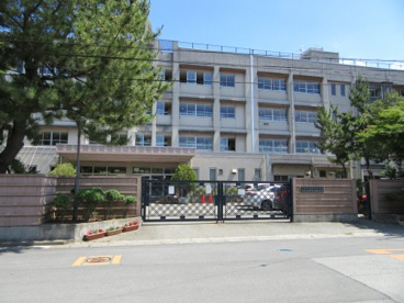 甲府市立西中学校の画像2