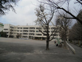 府中市立武蔵台小学校
