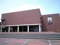 山梨県立美術館