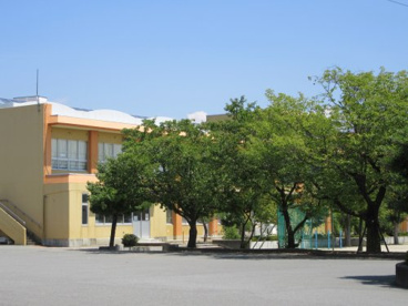 甲府市立貢川小学校の画像2
