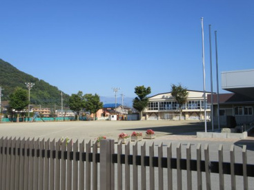 甲府市立甲運小学校の画像2