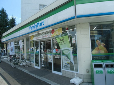 ファミリーマート 川崎貝塚一丁目店