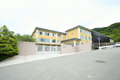 京都市立春日丘中学校の画像1