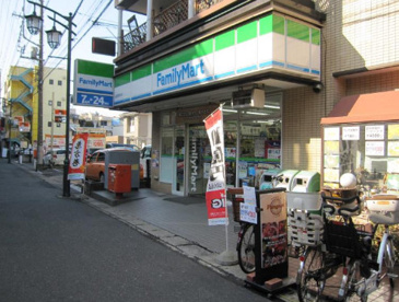  ファミリーマート黒須南越谷店の画像1