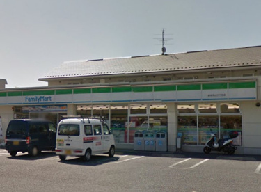 ファミリーマート越谷赤山三丁目店の画像1