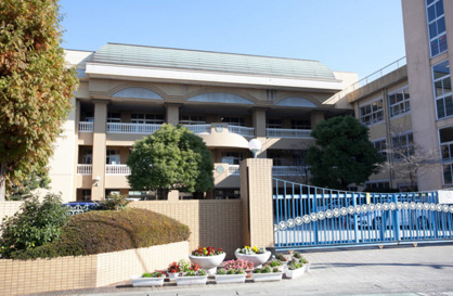 越谷市立越ケ谷小学校の画像1