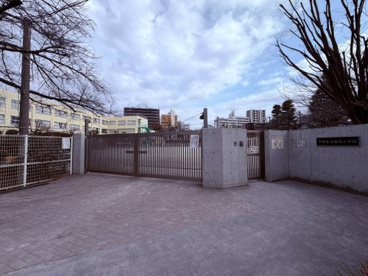 中野区立桃花小学校の画像1