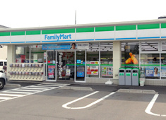 ファミリーマート 西小岩二丁目店の画像1