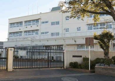 横浜市立中田中学校の画像1