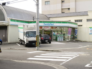 ファミリーマート東観音店の画像1