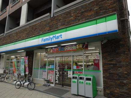 ファミリーマート 中崎南店の画像