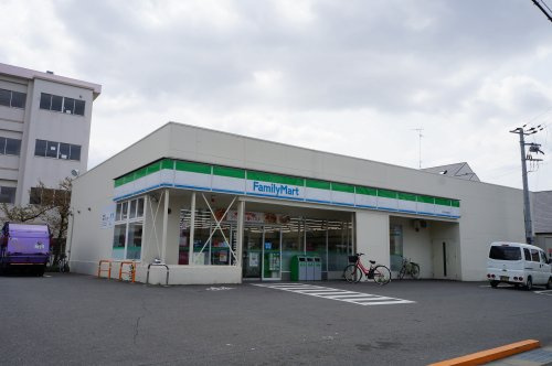 ファミリーマート中野西店の画像