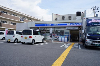 ローソン伊丹西野2丁目店の画像1