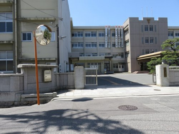広島県立広島商業高等学校の画像1