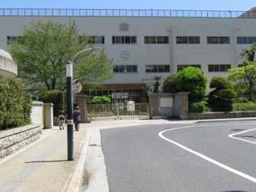 広島市立幟町中学校の画像1