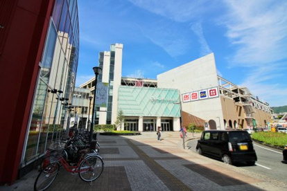 ショップ 10:00~21:00/レストラン 11:00~22:00
※季節・店舗により、一部営業時間が異なる店舗がございます MOMOテラスの画像1