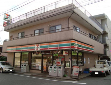 セブンイレブン 千葉本町店の画像1