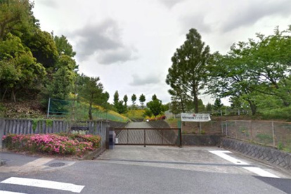 八王子市立松が谷中学校の画像1