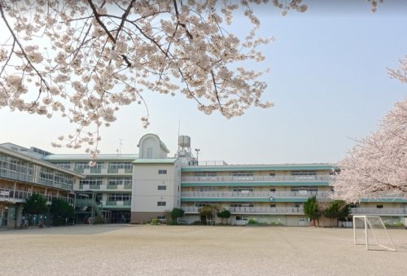 和光市立新倉小学校の画像1