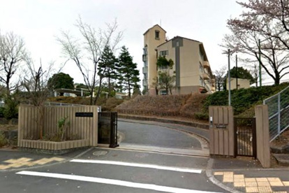 八王子市立上柚木中学校の画像1