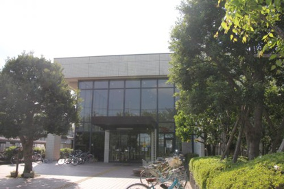 三鷹市立三鷹図書館の画像1