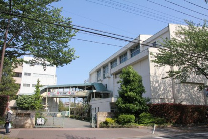 三鷹市立第一中学校の画像1