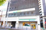 ファミリーマート 六地蔵駅前店
