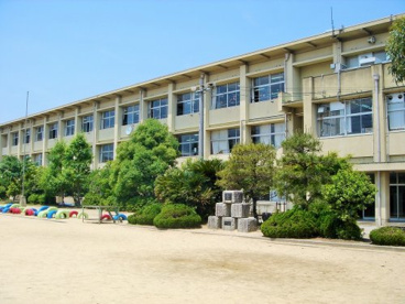 今池小学校の画像1