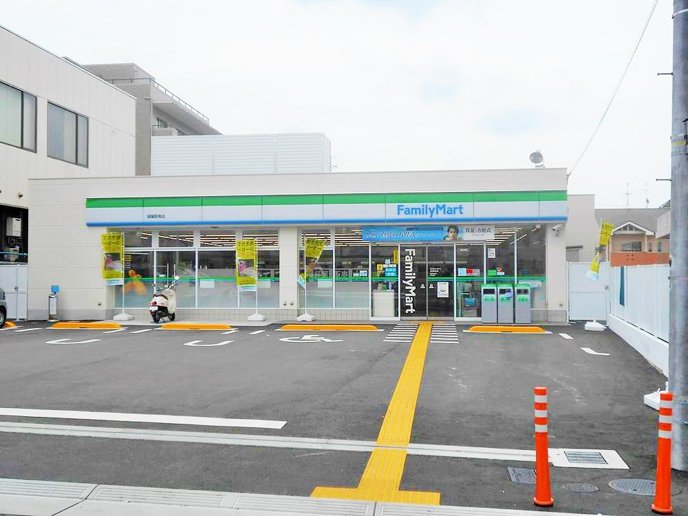 ファミリーマート 城陽駅南店の画像