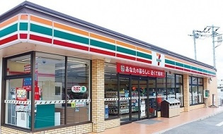 セブンイレブンではnanacoカードを使ってお買い物をすると、ポイント加盟店でのお買上げ100円(税抜)につき1ポイントが貯まります。貯まったポイントは電子マネーに交換できます。 セブンイレブン 城陽長池店の画像1