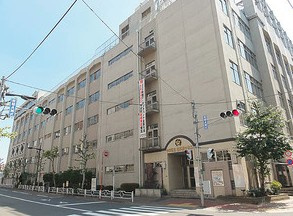 日本橋中学校の画像1