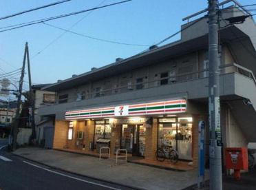 セブンイレブン 横浜鉄町店の画像1