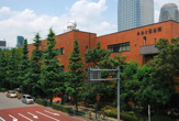 港区立みなと図書館