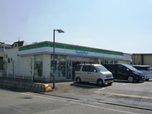 コンビニエンスストア ファミリーマート鎌田水神橋店