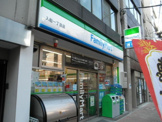 ファミリーマート 入船一丁目店