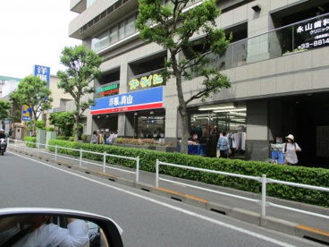 洋服の青山　武蔵境店の画像1