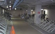 築地市場駅地下駐輪場の画像1