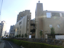 板橋区立成増図書館