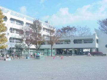 本宿小学校の画像1