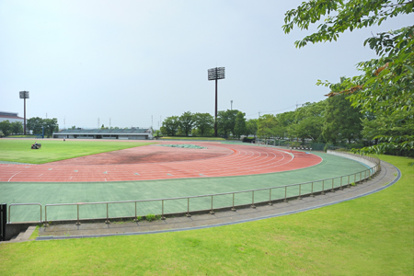 鴻巣市立陸上競技場の画像1