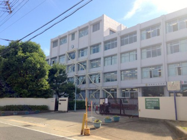 兵庫県立伊丹西高校の画像1