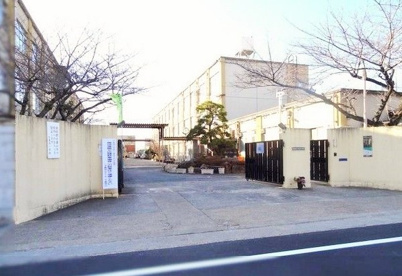 下鳥羽小学校の画像1