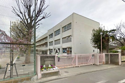調布市立第三小学校の画像1
