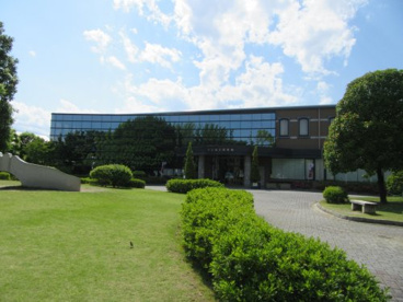 甲斐市立竜王図書館の画像2