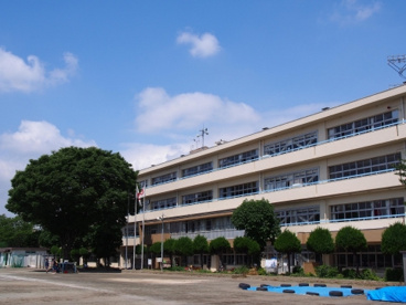 桶川市立桶川東中学校の画像1